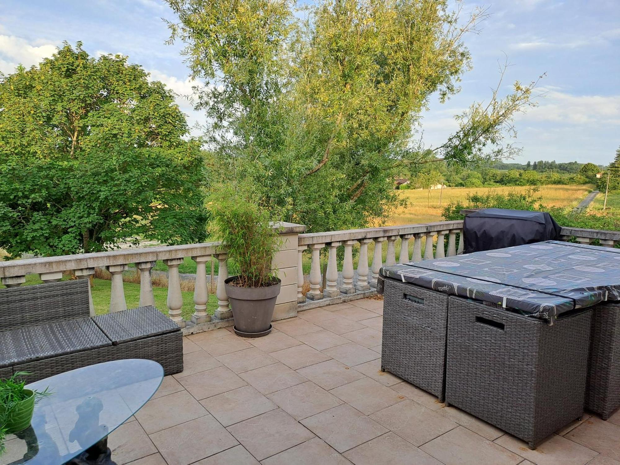 L'Ile Verte Chambre Avec Salle De Bain Privee Champagnac  エクステリア 写真